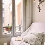 Green Cozy Studio Au Coeur De Paris